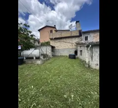Casa singola immersa nel verde