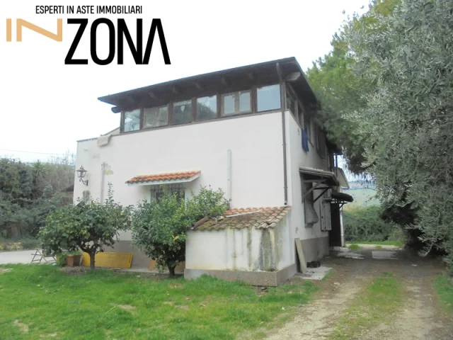 Fabbricato - contrada santa maria a valle, 64025 pineto