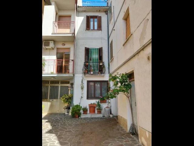 Appartamenti in Vendita - Porzione centro storico lama dei peligni, abruzzo (ch)