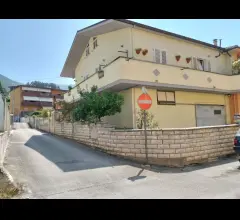 Appartamenti in Vendita - Casa singola a bussi sul tirino (abruzzo, pe)
