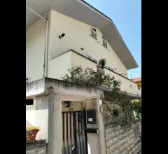 Appartamenti in Vendita - Casa singola a bussi sul tirino (abruzzo, pe)