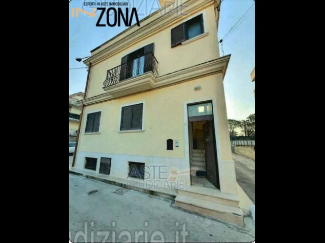 Appartamenti in Vendita - Abitazione - via alfieri 42  ceglie del campo