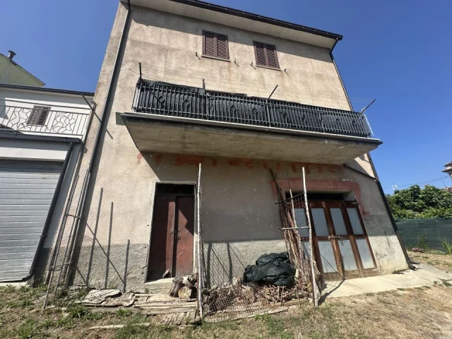 Appartamenti in Vendita - Casa singola nel borgo di schiaviano