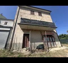 Appartamenti in Vendita - Casa singola nel borgo di schiaviano