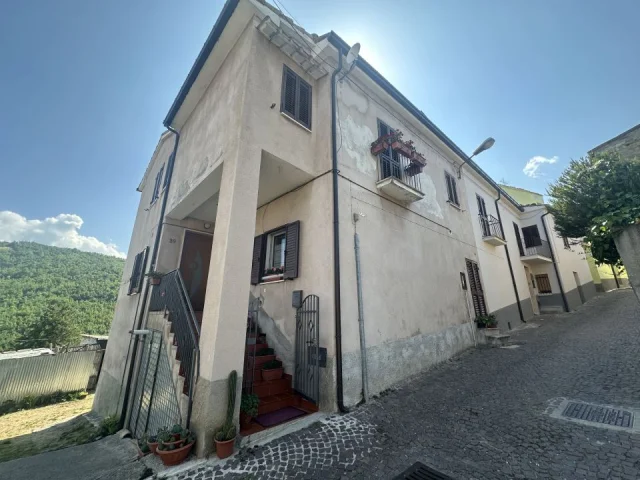 Appartamenti in Vendita - Casa singola nel borgo di schiaviano