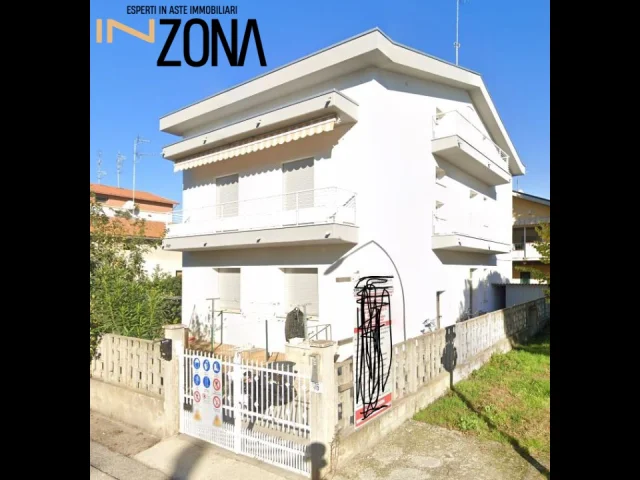 Abitazione  - via i. nievo, 76, 64021 giulianova