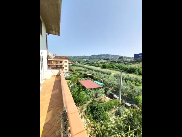 Appartamenti in Vendita - Appartamento al 2 piano in sambuceto, abruzzo (ch)