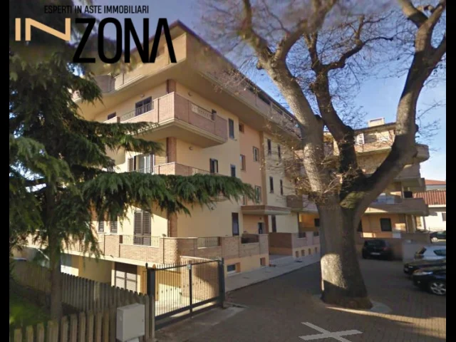 Appartamenti in Vendita - Abitazione di tipo civile - via gabriele d'annunzio 2/c