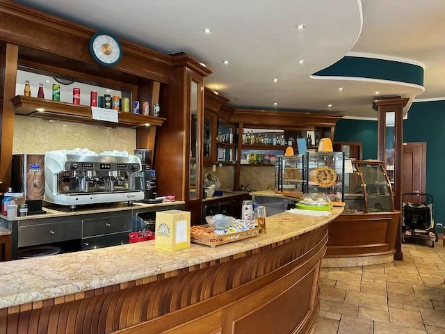 Appartamenti in Vendita - Fabbricato commerciale - via isonzo 91