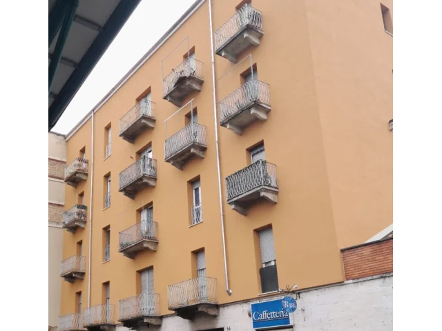 Appartamenti in Vendita - Abitazione di tipo economico - piazza crispi 56 a