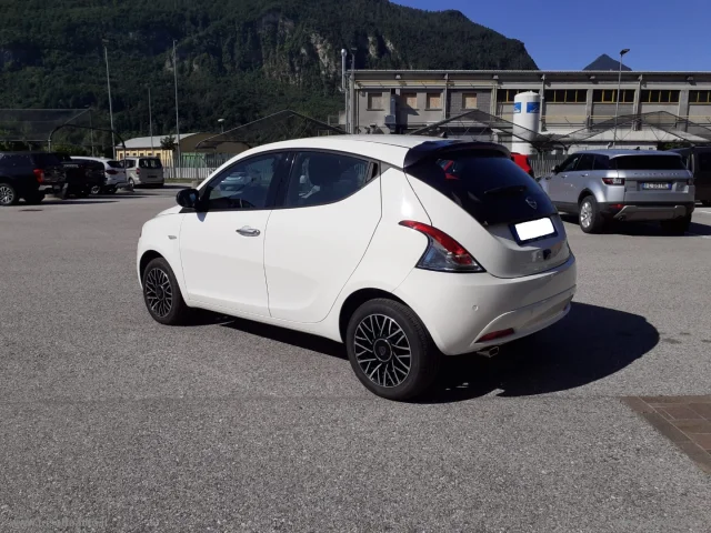 Auto - Lancia ypsilon 1.0 firefly 5p. hybrid platino
