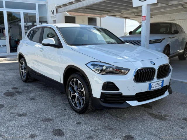 Auto - Bmw x2 sdrive16d goldplay edition
