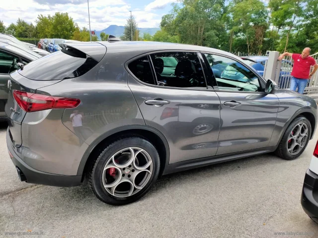 Auto - Alfa romeo stelvio 2.2 t.diesel 190cv at8 q4 sprint