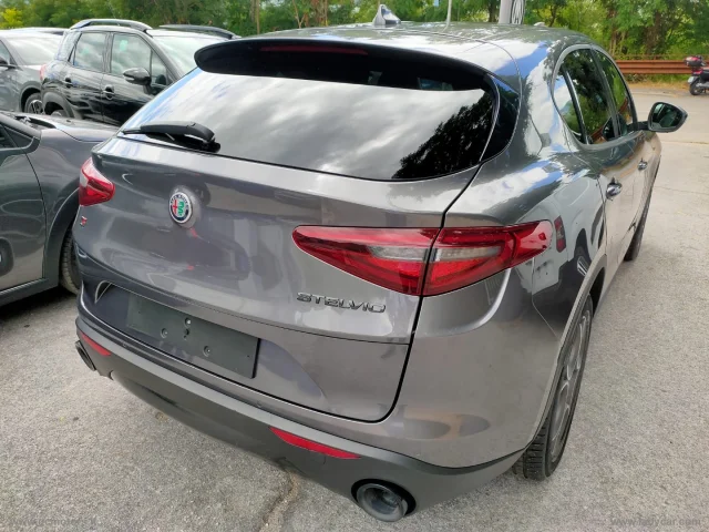 Auto - Alfa romeo stelvio 2.2 t.diesel 190cv at8 q4 sprint