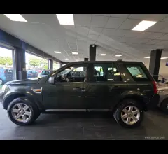 Auto - Land rover freelander 2.2 td4