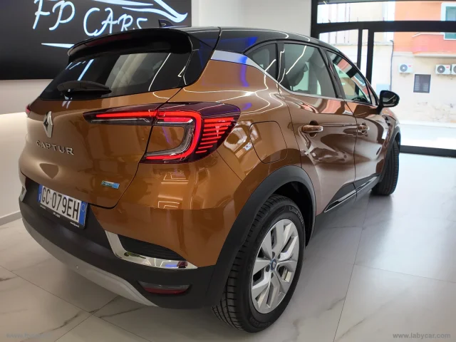 Auto - Renault captur pl.-in hybr. e-tech 160 init.par.