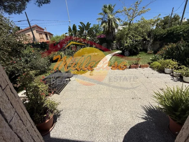 Appartamenti in Vendita - Villa in vendita a siracusa ognina