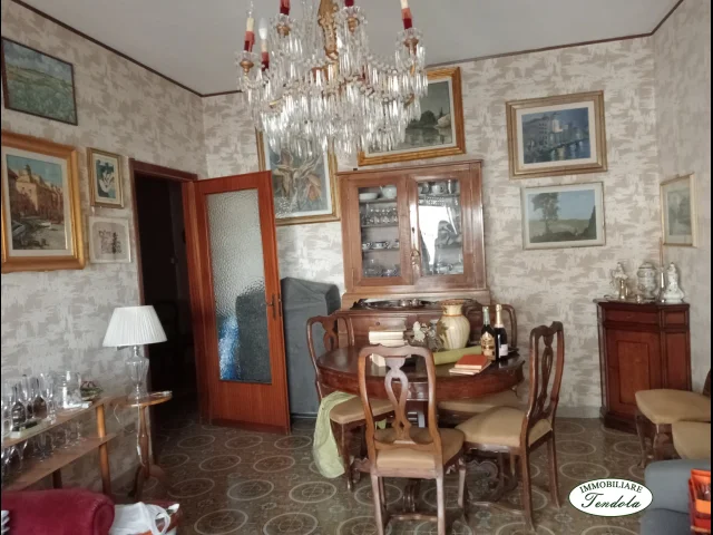 Piano primo con posto auto coperto