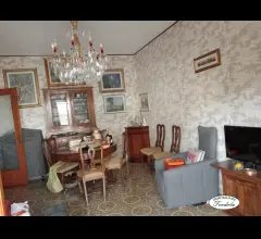 Appartamenti in Vendita - Piano primo con posto auto coperto