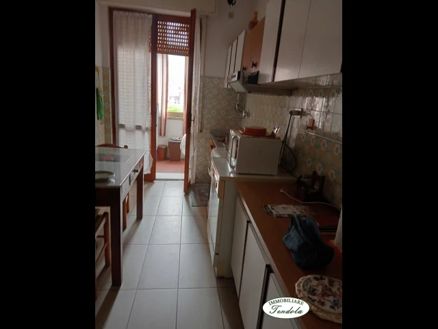 Appartamenti in Vendita - Piano primo con posto auto coperto