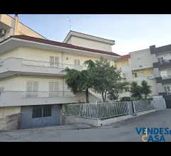 Casa indipendente in residence zona montrone estramurale
