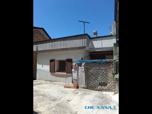Appartamenti in Vendita - Casa abbinata di 150 mq