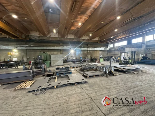 Appartamenti in Vendita - Capannone a campata unica indipendente con area esterna