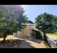 Appartamenti in Vendita - Crevalcore - casa indipendente con due appartamenti