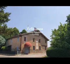 Appartamenti in Vendita - Crevalcore - casa indipendente con due appartamenti