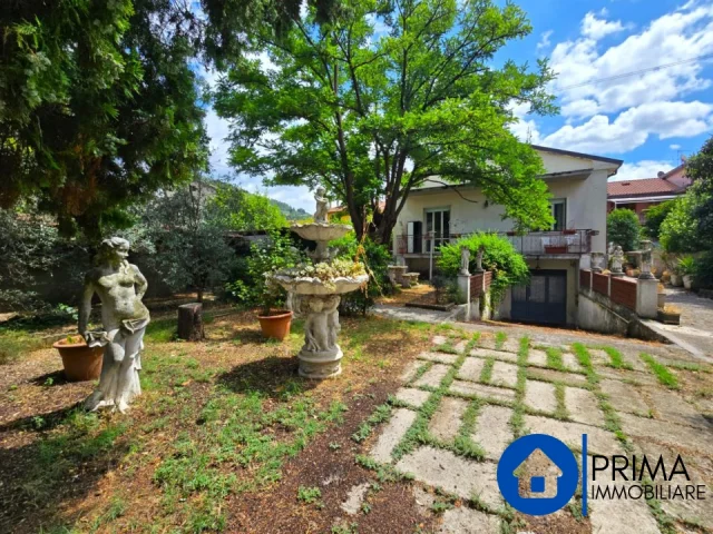 Casa indipendente con giardino e taverna, zona rocca san zenone
