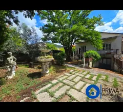 Appartamenti in Vendita - Casa indipendente con giardino e taverna, zona rocca san zenone