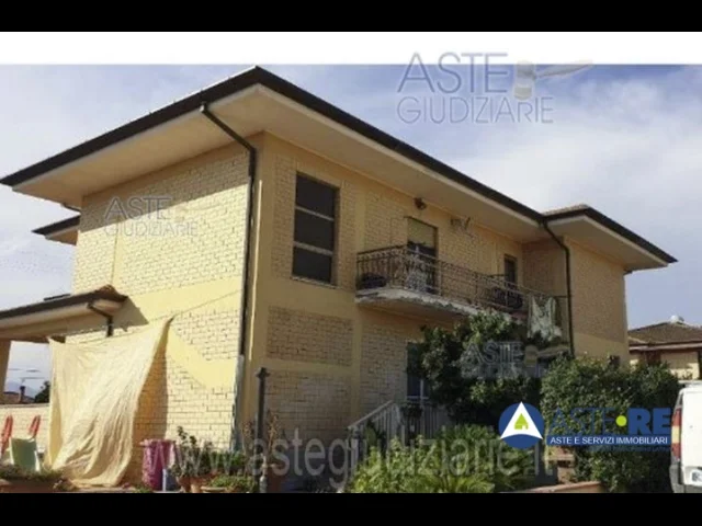 Appartamenti in Vendita - Complesso agricolo - via migliara 50 sx n. 872