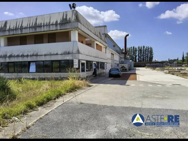 Appartamenti in Vendita - Fabbricati per esigenze industriali - via carrara, 16