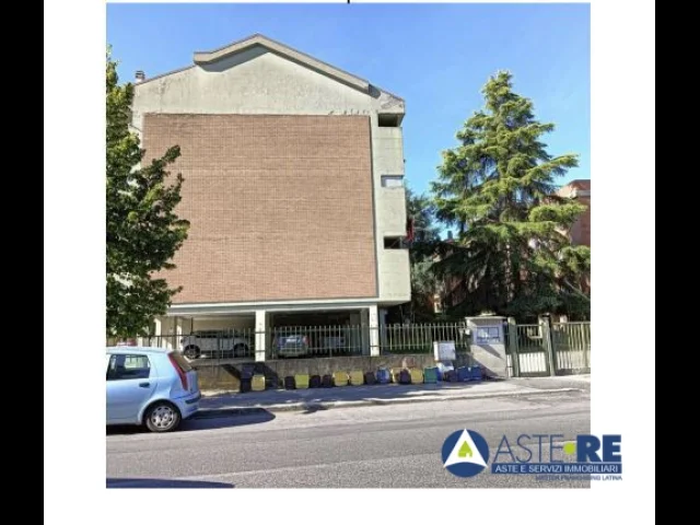 Appartamenti in Vendita - Appartamento con posto auto