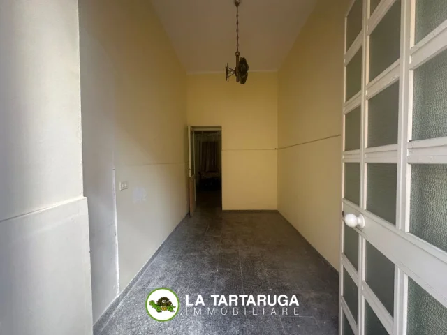 Appartamenti in Vendita - Appartamento con ingresso indipendente vicino al mare
