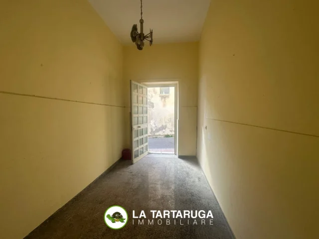 Appartamenti in Vendita - Appartamento con ingresso indipendente vicino al mare
