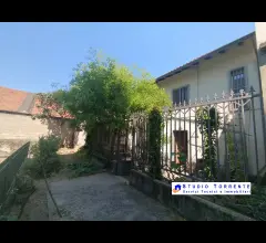 Villetta con magazzino