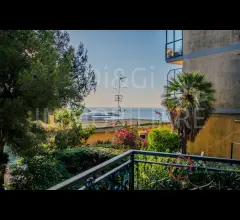Pentalocale di 110mq con terrazza e giardino vendita andora