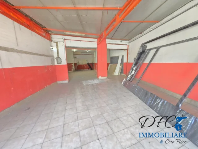 Locale commerciale con spazio esterno di circa 60mq