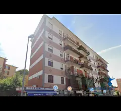 Appartamenti in Vendita - Asta appartamento sito al 3°piano con ascensore