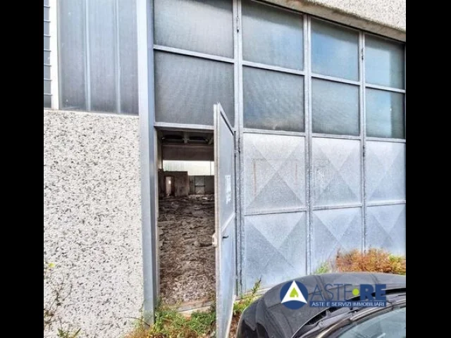 Appartamenti in Vendita - Laboratorio artigiano - via puccini