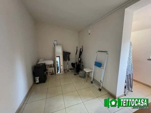 Appartamenti in Vendita - Brusciano centro trilocale uso investimento rendita 7%