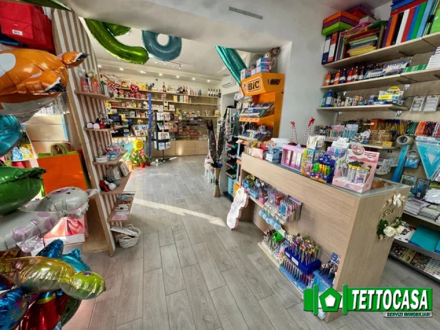 Appartamenti in Vendita - Attivita' per feste cartoleria caramelleria