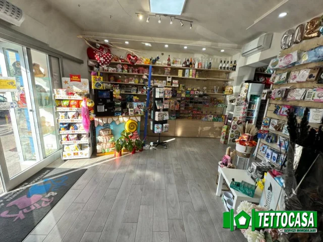 Appartamenti in Vendita - Attivita' per feste cartoleria caramelleria