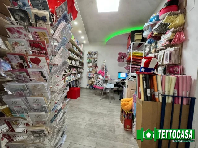 Appartamenti in Vendita - Attivita' per feste cartoleria caramelleria
