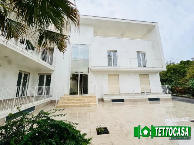 Nuova costruzione con terrazzo box doppio minicondominio
