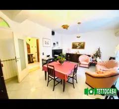 Appartamenti in Vendita - Vendita 4 vani con ampio terrazzo in zona centralissima