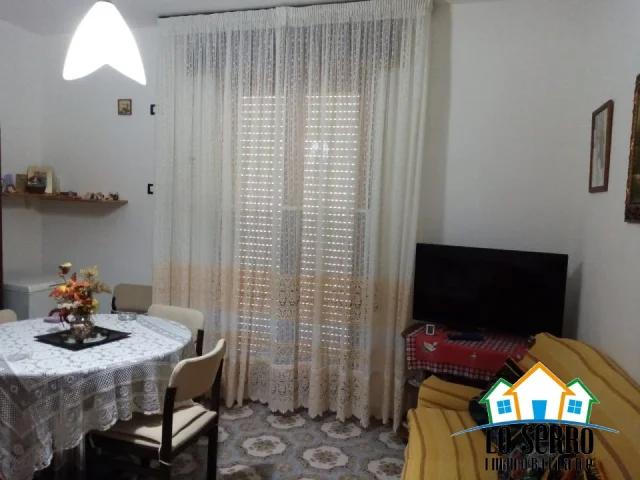 Appartamenti in Vendita - Appartamento via monte grappa secondo piano
