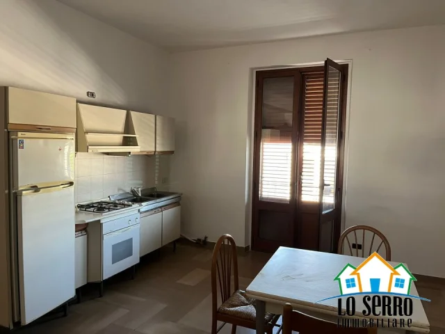 Appartamenti in Vendita - Vendesi due appartamenti secondo piano via fusinato