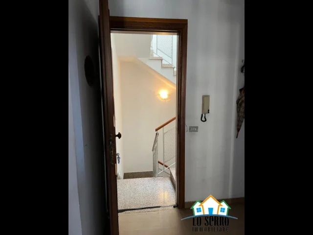 Appartamenti in Vendita - Vendesi due appartamenti secondo piano via fusinato